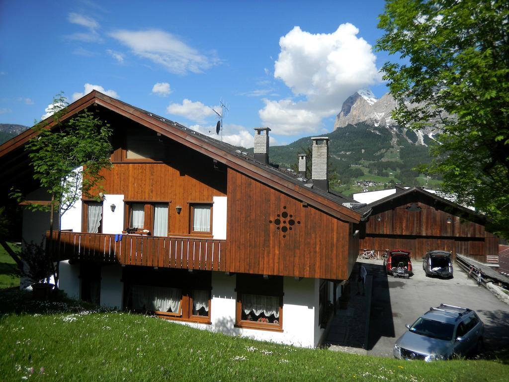 B&B Caldara Cortina dʼAmpezzo Exteriör bild